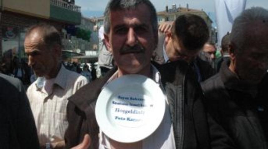 Mıknatıs Adamdan Tabak Şov