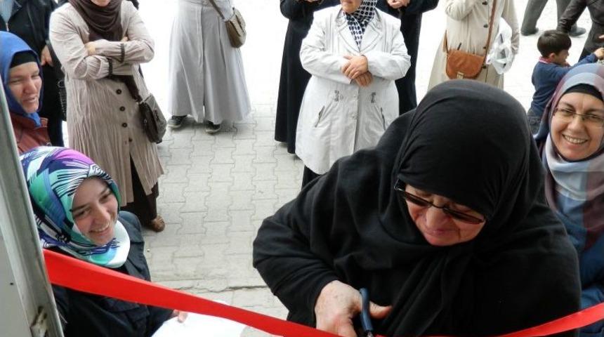 Gaye-Der, &Ouml;ğrencilere Destek I&ccedil;in Kermes A&ccedil;tı