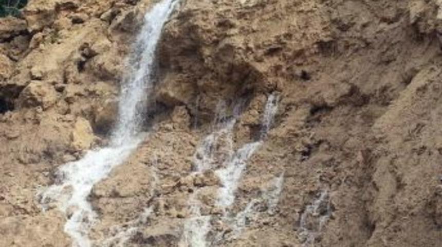 T&uuml;rkiye&rsquo;nin 23. Doğa Harikası 'G&uuml;ney Şelalesi' Heyelanla Yıkıldı