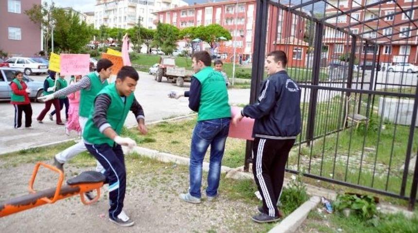 Yozgat Belediyesi Ve Milli Eğitim M&uuml;d&uuml;rl&uuml;ğ&uuml; Daha Temiz Yozgat İ&ccedil;in El Ele Verdi