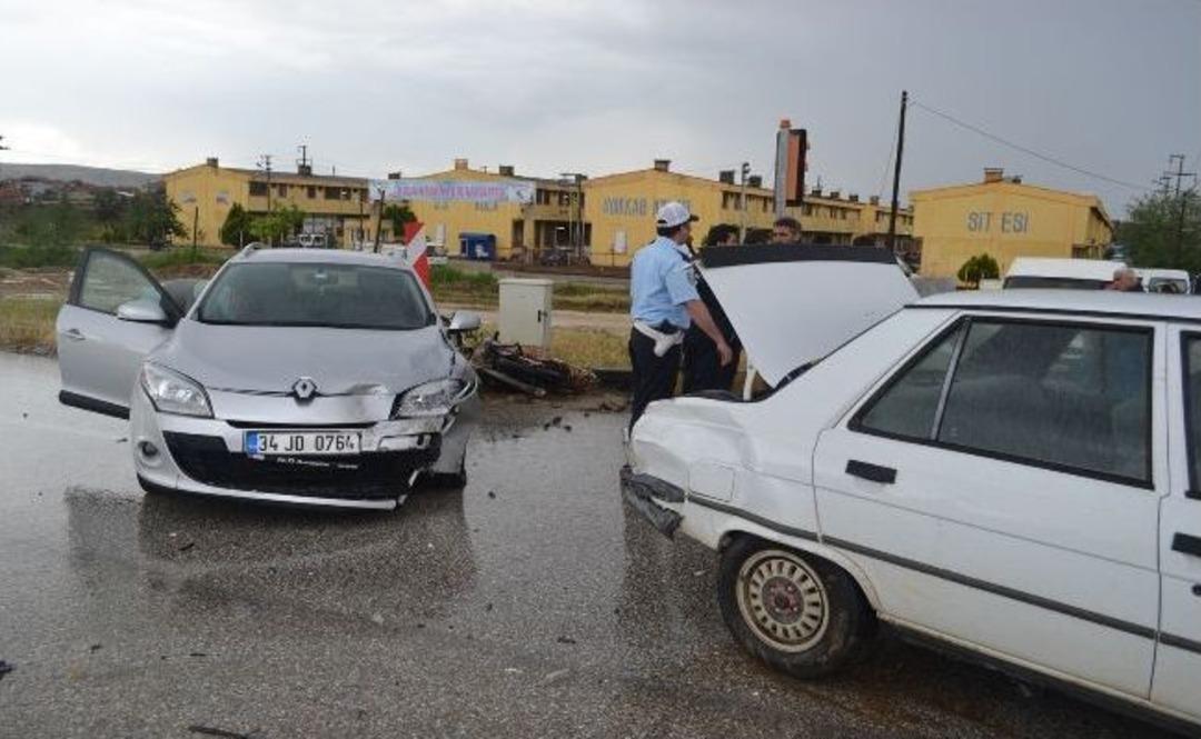 Manisa&rsquo;da Trafik Kazası: 1 Yaralı