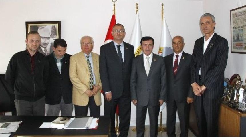 Pamukoğlu&rsquo;ndan İzmir Gazeteciler Cemiyeti&rsquo;ne Ziyaret