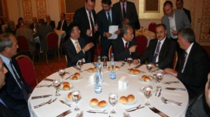 Bakan Eroğlu, Sivil Toplum &Ouml;rg&uuml;t&uuml; Temsilcileriyle Buluştu