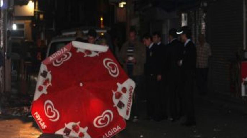 Fatih'te Silahlı &Ccedil;atışma: Yoldan Ge&ccedil;en Bir Şahıs &Ouml;ld&uuml;