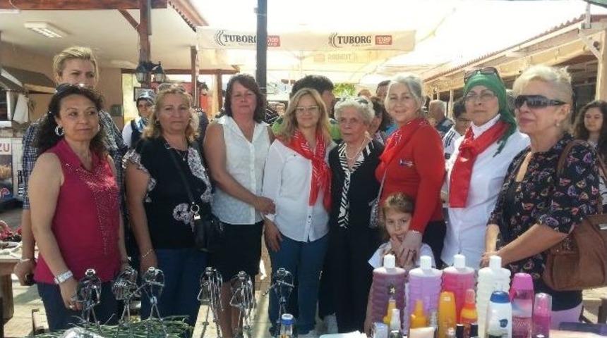 Mhp Urla İl&ccedil;e &Ouml;rg&uuml;t&uuml; Anneler G&uuml;n&uuml;'n&uuml; Kutladı