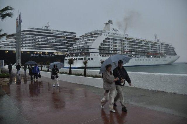 Kuşadası’na Bahar Bereketi