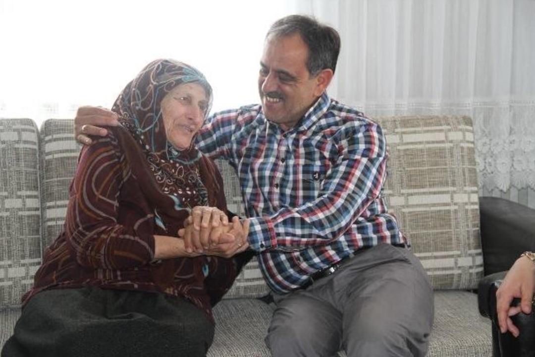 Başkan Yazıcı Anneler G&uuml;n&uuml;&rsquo;n&uuml; Dolu Dolu Kutladı