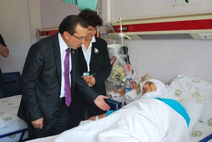 Milletvekili Aydemir, Hemşireler Haftası'nı Kutladı G4