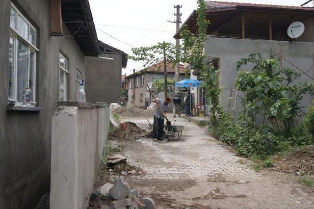 Sıvasız Ve Boyasız Evleri Belediye Elden Geçiriyor