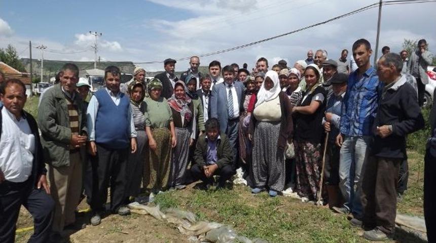 Tanrıverdi, Mağdur &Ccedil;ift&ccedil;ileri Ziyaret Etti