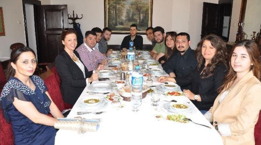 K&uuml;giad 'doğru'yu Arıyor