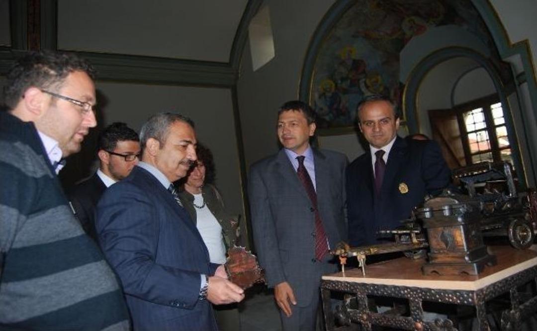 Bahar Şenliği Karma Sergisi A&ccedil;ıldı