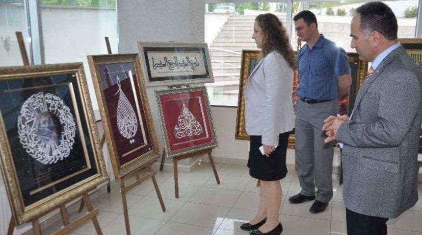 &Uuml;&ccedil; Boyutlu Hat Eserleri Sergilendi