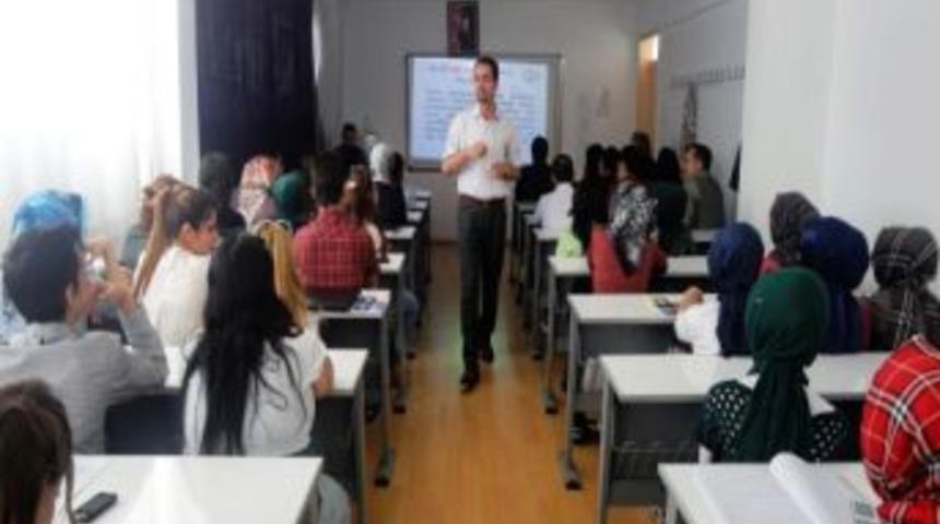 İskilip MYO'da 'Madde Bağımlılığı Ve Bağımlılıkla Mücadele' Semineri