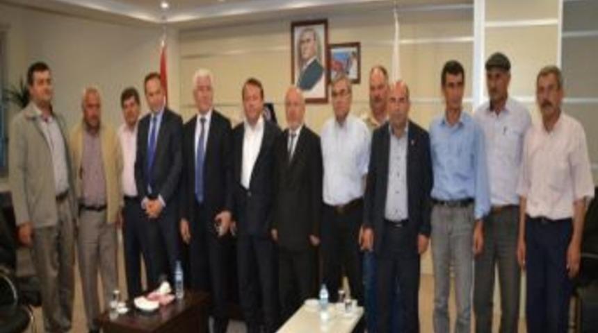 Ak Parti'li Akg&uuml;n Mut Belediyesini Ziyaret Etti