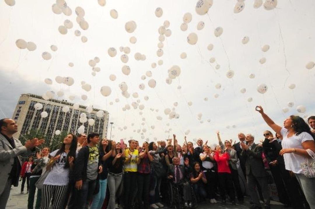&ldquo;engelleri Kaldırmak İ&ccedil;in Bir Balon Da Sen U&ccedil;ur&rdquo; Etkinliği