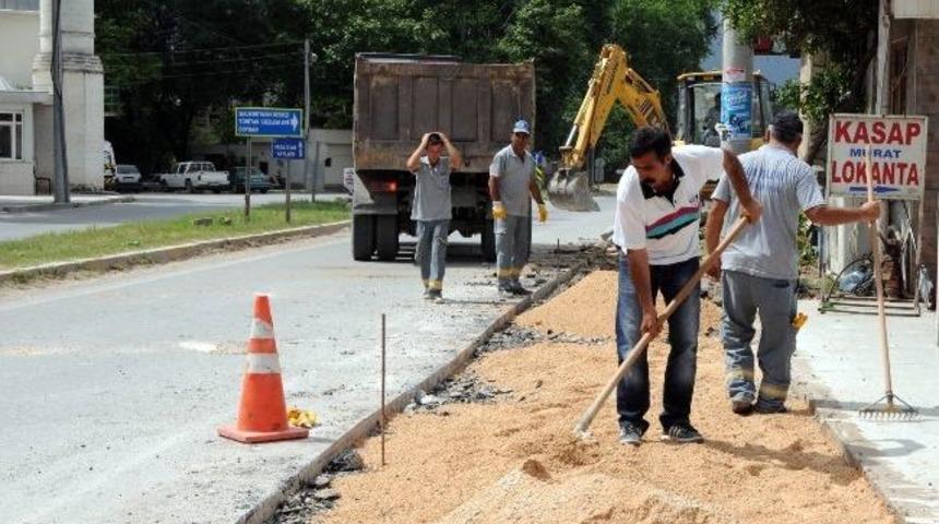 Bahtılı&rsquo;da Kaldırım &Ccedil;alışması Başlatıldı