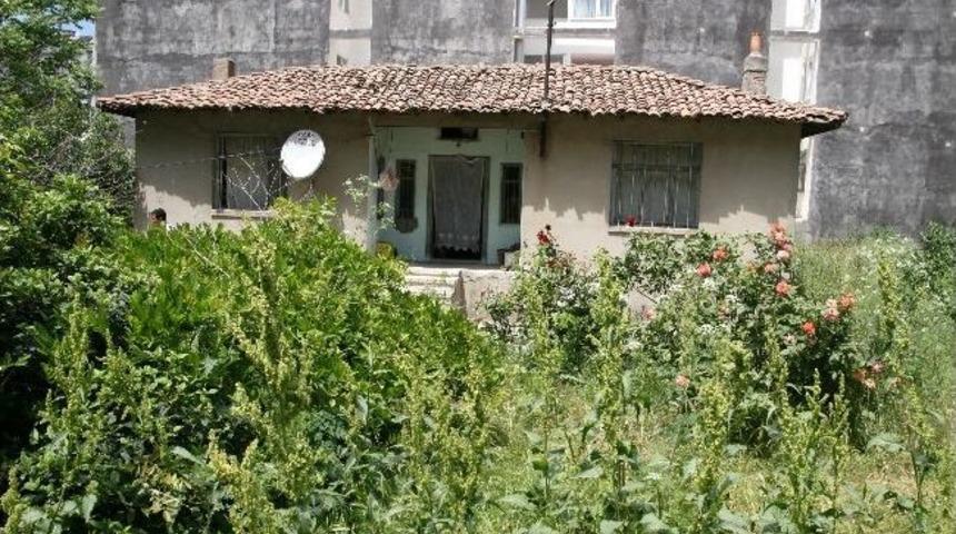 Yalnız Kaldığı Evde &Ouml;l&uuml; Bulundu.