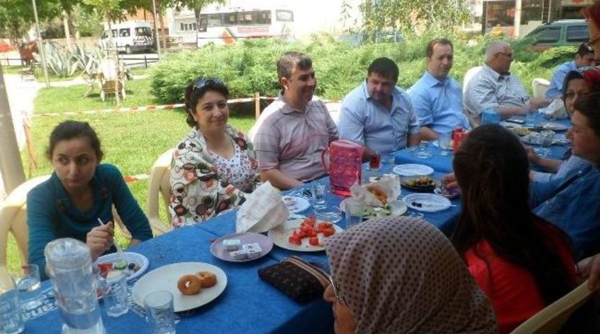 Salihli Mhp, Şehit Aileleri İle Bir Araya Geldi