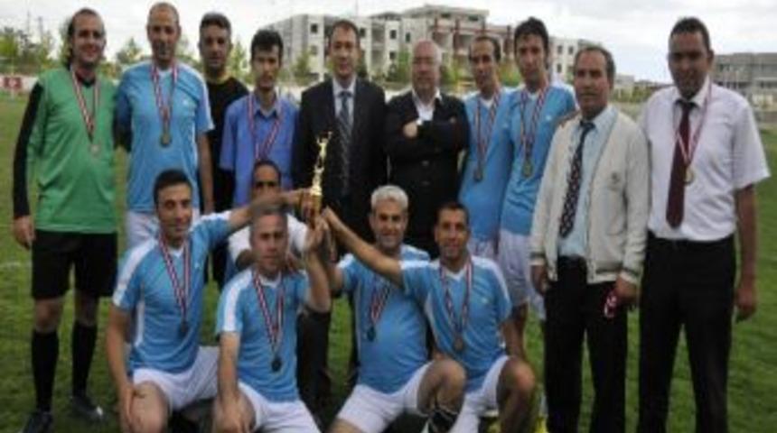 Spor Şenlikleri&rsquo;nde Kupalar Sahiplerini Buldu