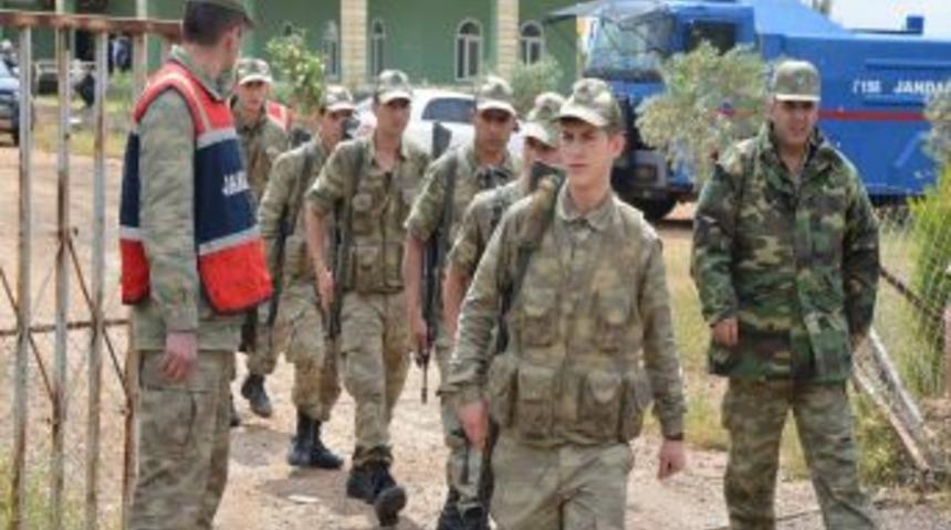 Şanlıurfa&rsquo;da Sınır K&ouml;ylere Operasyonda 25 G&ouml;zaltı