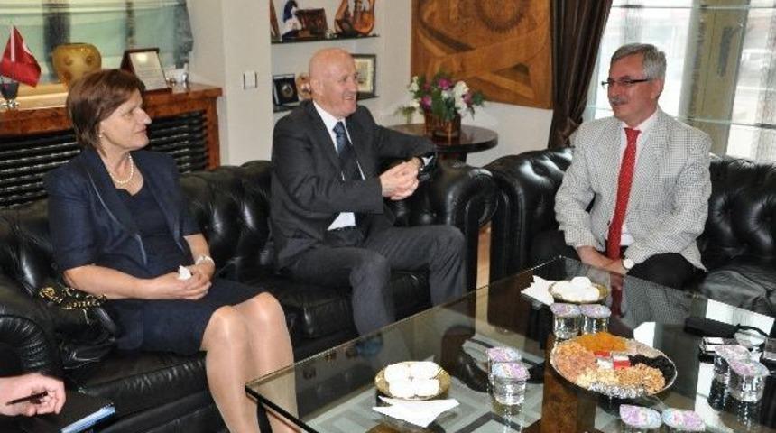 Karadağ Ankara B&uuml;y&uuml;kel&ccedil;isi Bralic&rsquo;ten Başkan &Ccedil;ağlayana Ziyaret