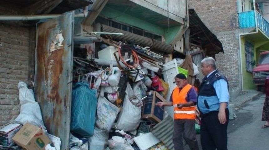 &Ccedil;&ouml;p Ev, Zabıta Ekiplerini Hayrete D&uuml;ş&uuml;rd&uuml;