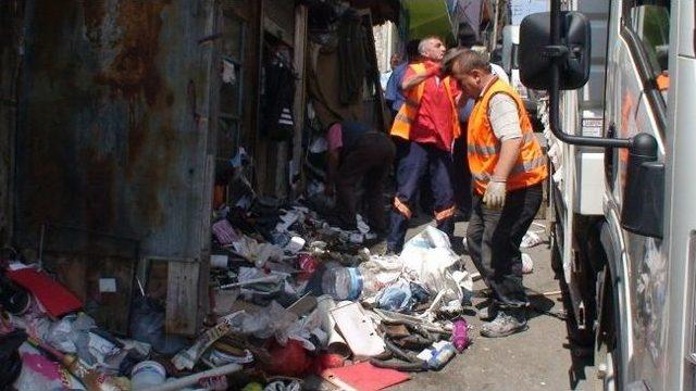 Çöp Ev, Zabıta Ekiplerini Hayrete Düşürdü