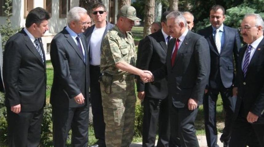 Bakan Yıldırım: "acının B&uuml;y&uuml;kl&uuml;ğ&uuml;n&uuml; Saklayarak Neyi İspat Edeceğiz"