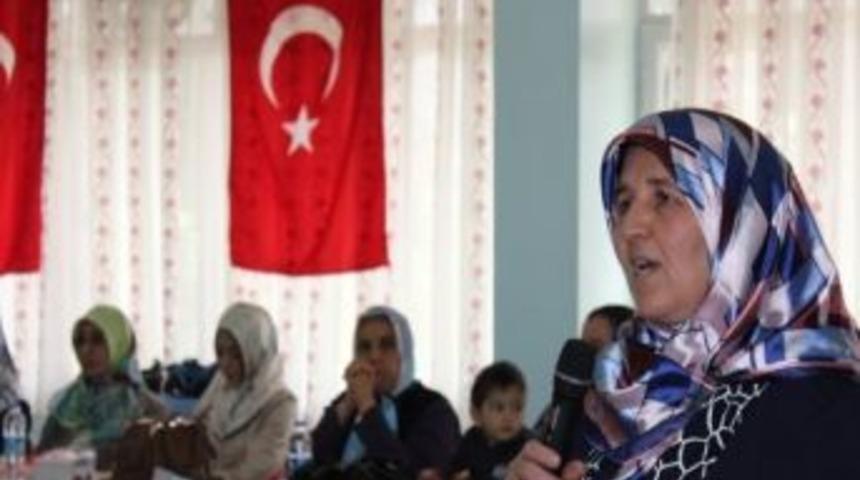 B&ouml;breğini Oğluna Verdi Yılın Annesi Se&ccedil;ildi.