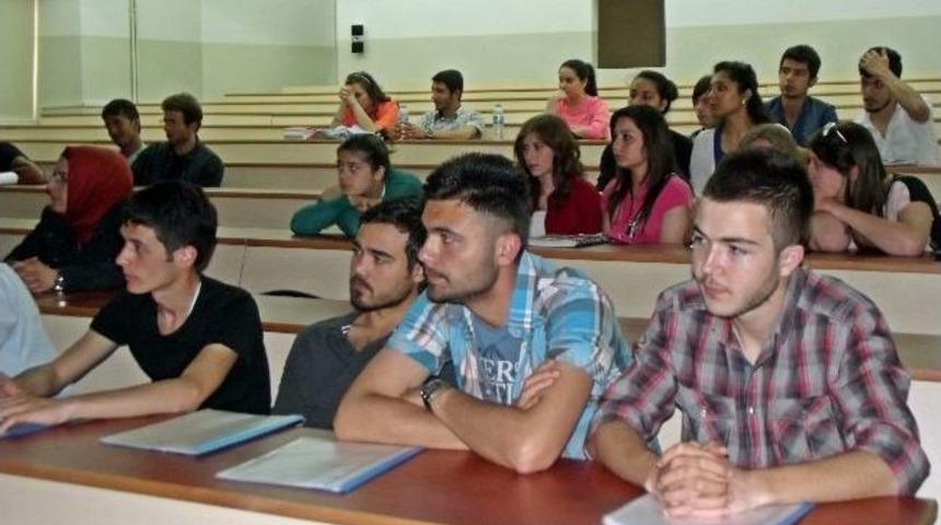 Bilişim Sekt&ouml;r&uuml;n&uuml;n Sorunları Ve &Ccedil;&ouml;z&uuml;mleri