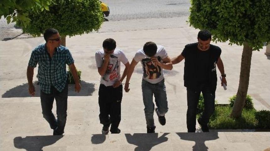 Hırsızlık Zanlılarını Ayak İzleri Ele Verdi