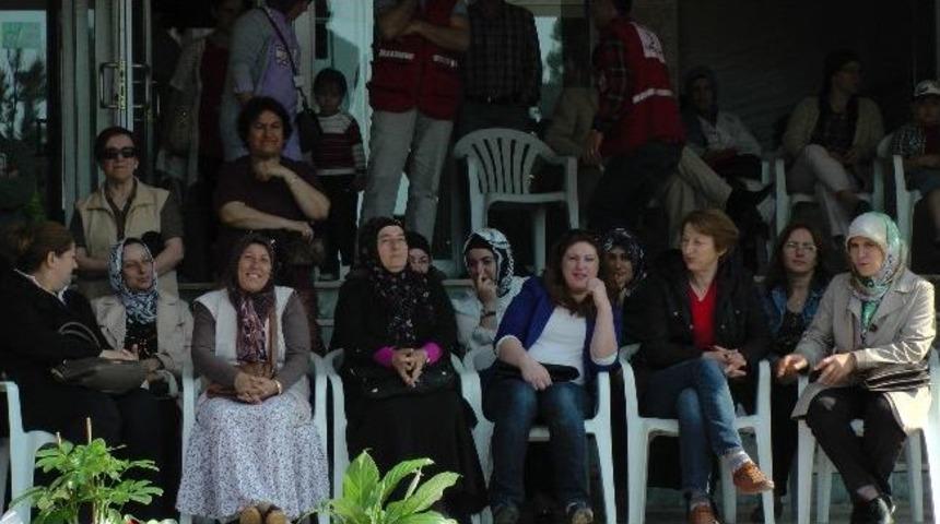 Kızılay Yaşlılar Konukevinde Anneler G&uuml;n&uuml;