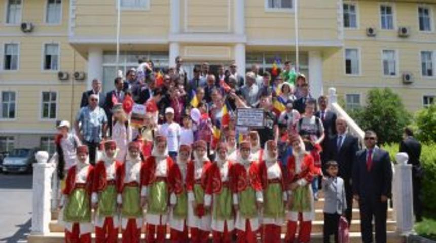 Alman, Romen Ve T&uuml;rk Engelli &Ouml;ğrenciler Valiyi Ziyaret Etti