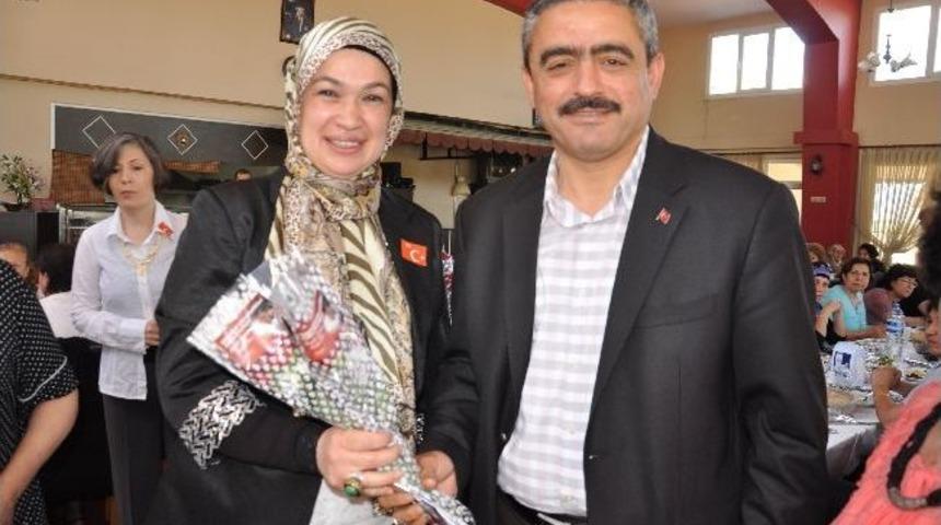 Haluk Alıcık Anneler G&uuml;n&uuml;n&uuml; Kutladı