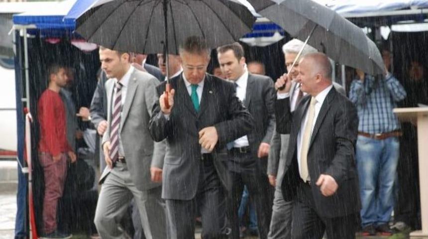 Tokat&rsquo;ta Sağanak Yağmur