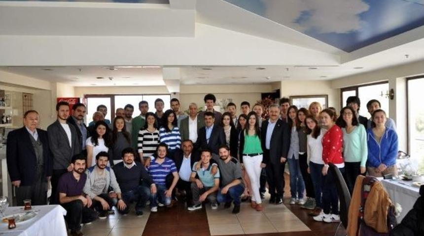 Acıbadem &Uuml;niversitesi &Ouml;ğrencileri, Beş G&uuml;n Boyunca Kars Ve Ardahan'da Sağlık Taraması Yaptı