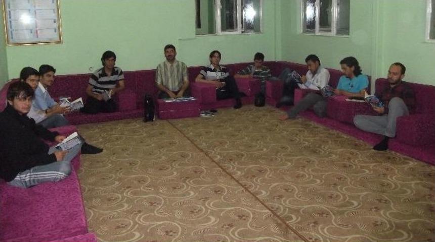 Muharrem &Ccedil;elik &Uuml;niversitelilerle Buluştu