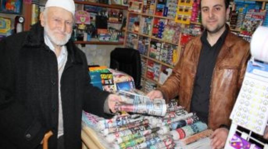 89 Yaşında G&uuml;nde 10 Gazete Okuyor