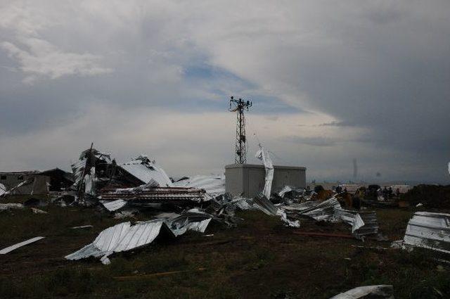 Çukurova Havaalanı İnşaatında Hortum: 1 Ölü, 14 Yaralı