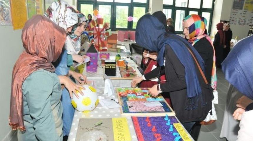 İlahiyat Fakültesi Öğrencileri Materyal Sergisi Açtı