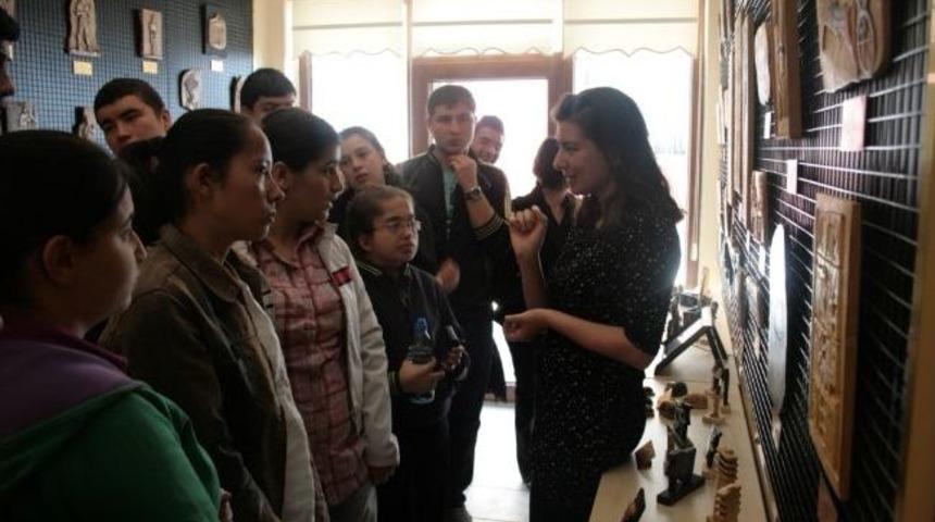 D&uuml;nya M&uuml;zeleri M&uuml;zesi Ziyaret&ccedil;ilerden Yoğun İlgi G&ouml;r&uuml;yor