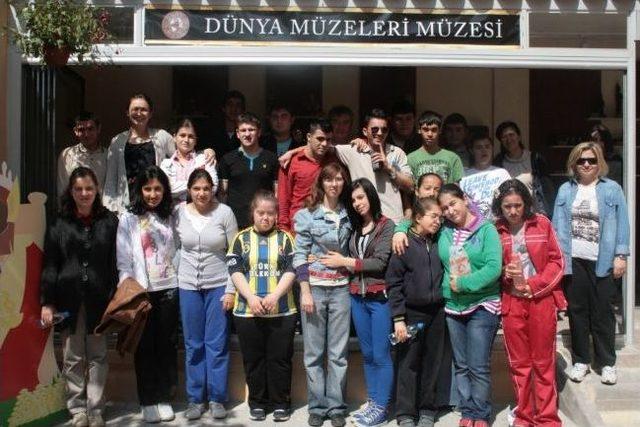 Dünya Müzeleri Müzesi Ziyaretçilerden Yoğun İlgi Görüyor