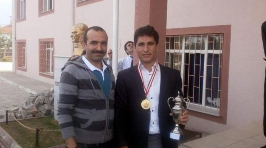 Gemerek İmam Hatip Lisesinde Voleybol Turnuvası D&uuml;zenlendi