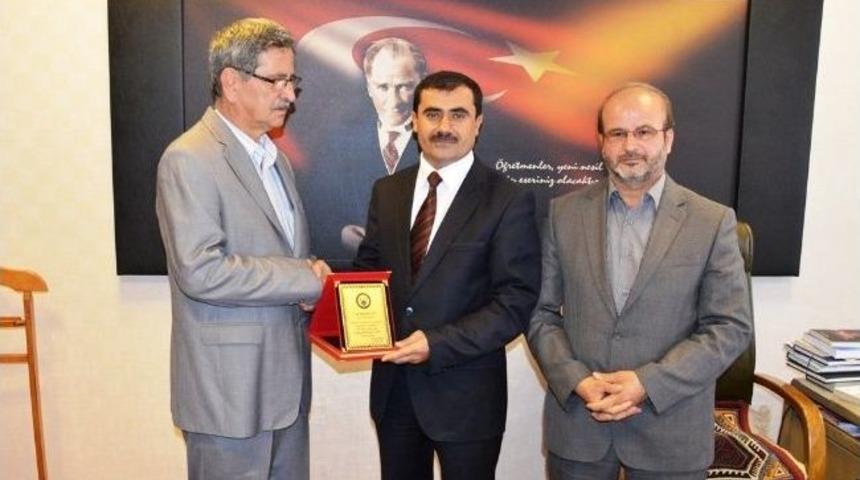 Suriye Yardım Platformundan İlci&rsquo;ya Plaket