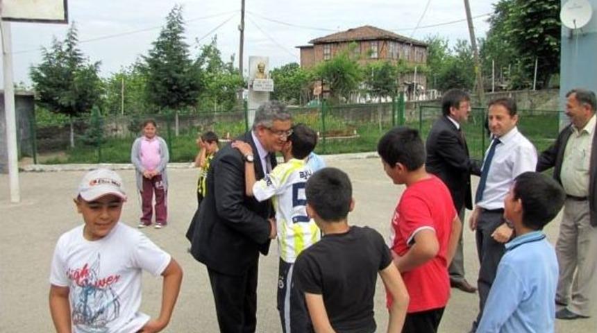 Kaymakam Aykut Pekmez K&ouml;y Gezilerinde