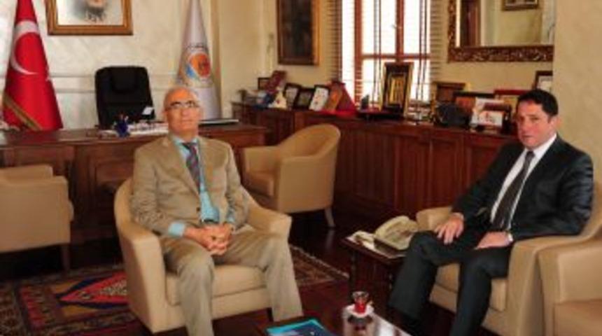 Polis Okulu M&uuml;d&uuml;r&uuml;, Başkan Yılmaz&rsquo;ı Ziyaret Etti