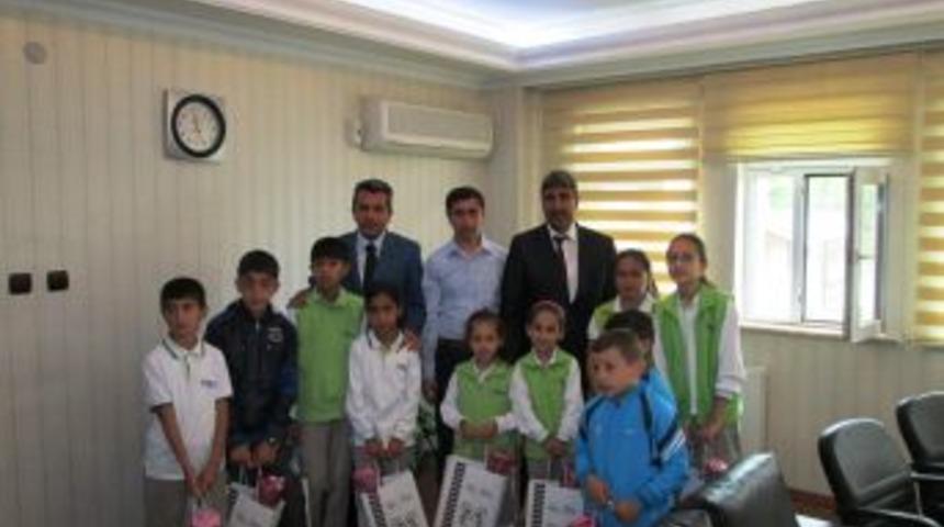 Başarılı &Ouml;ğrenciler, Vali Vekili Baydaş'ı Ziyaret Etti