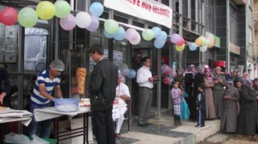 Şarkikarağa&ccedil; Eğitim Derneği'nden &Ouml;ğrenciler Yararına Kermes