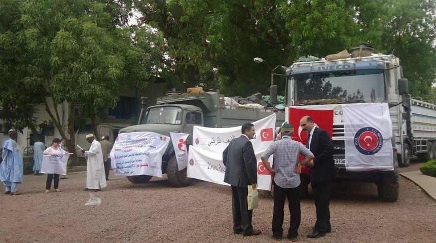 T&uuml;rkiye, &Ccedil;ad'daki M&uuml;ltecilere Yardım Elini Uzattı